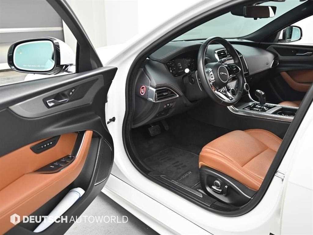 재규어 XE D180 R-다이나믹 S 이미지 11