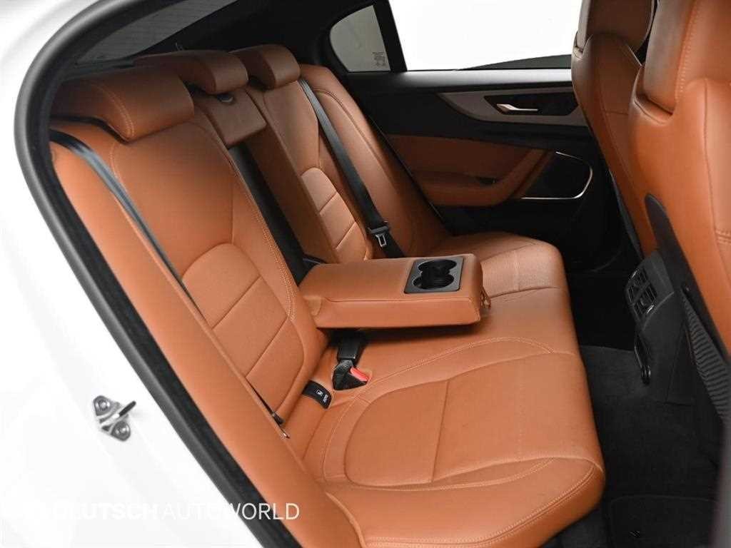 재규어 XE D180 R-다이나믹 S 이미지 12