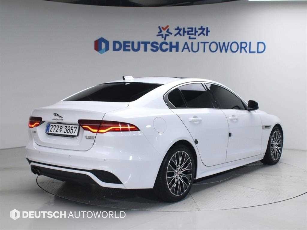 재규어 XE D180 R-다이나믹 S 이미지 2