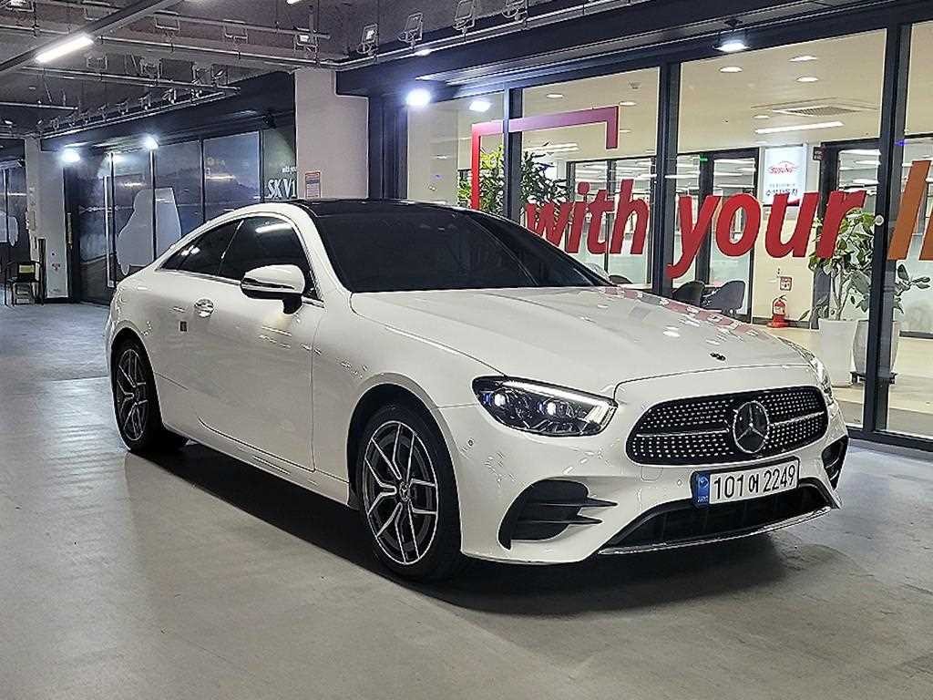 벤츠 E 클래스 E-클래스 W213 E300d 4MATIC 쿠페 이미지 1
