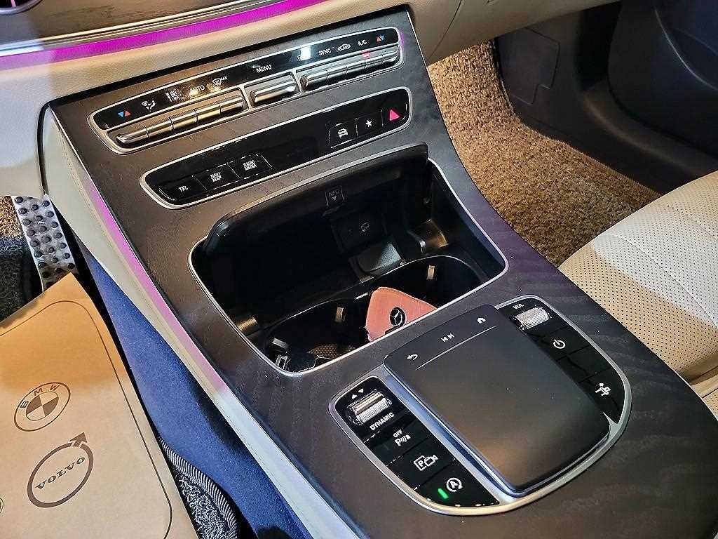벤츠 E 클래스 E-클래스 W213 E300d 4MATIC 쿠페 이미지 13