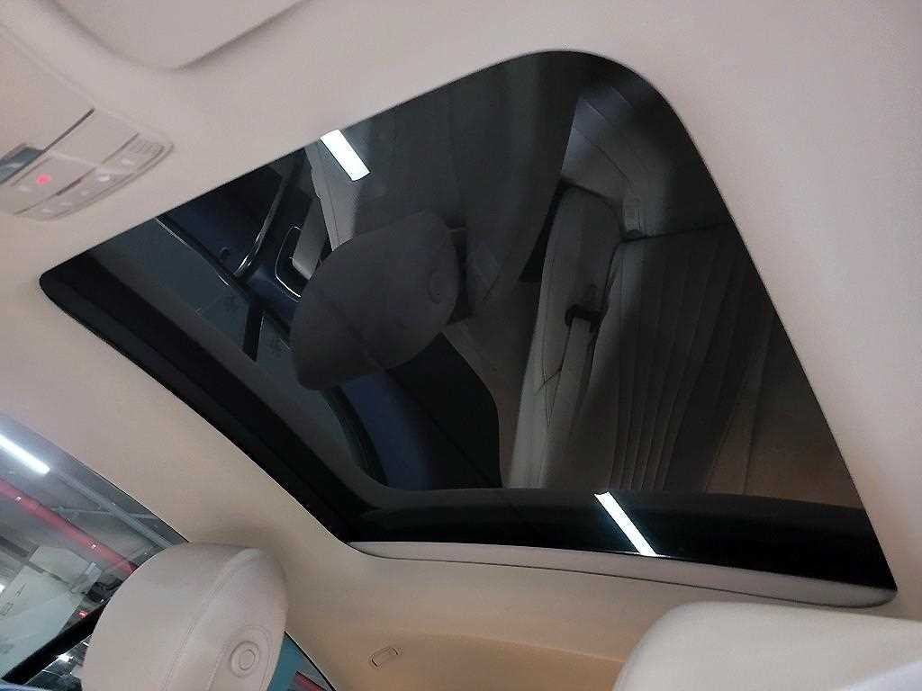 벤츠 E 클래스 E-클래스 W213 E300d 4MATIC 쿠페 이미지 17