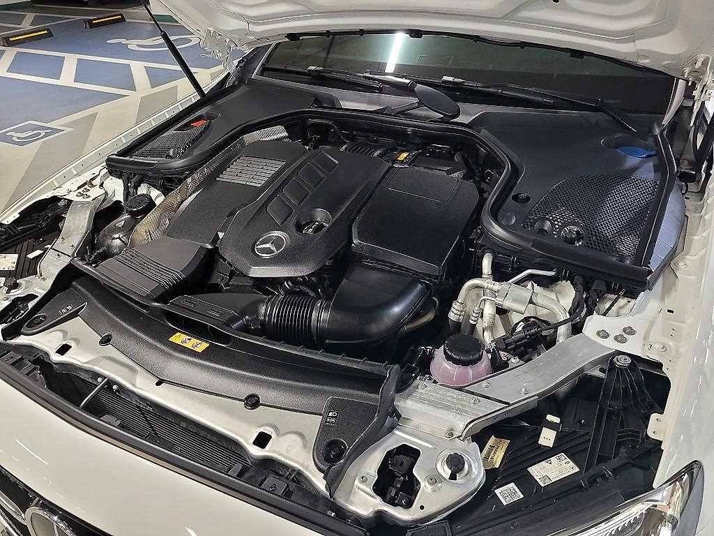 벤츠 E 클래스 E-클래스 W213 E300d 4MATIC 쿠페 이미지 19