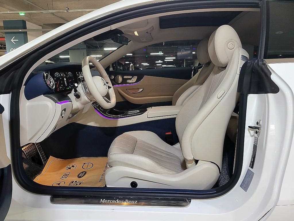 벤츠 E 클래스 E-클래스 W213 E300d 4MATIC 쿠페 이미지 6