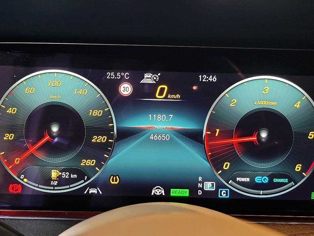 벤츠 E 클래스 E-클래스 W213 E300d 4MATIC 쿠페 이미지 9