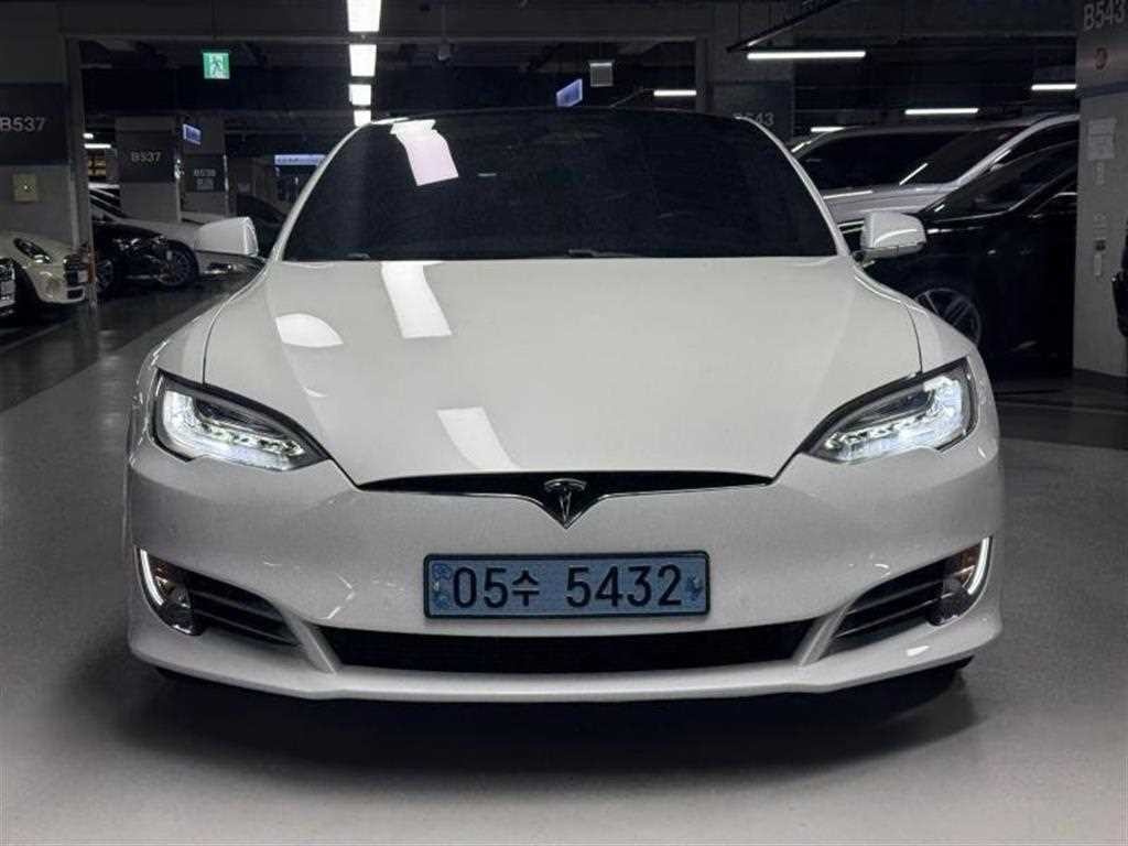 테슬라 모델 S 75D 이미지 1