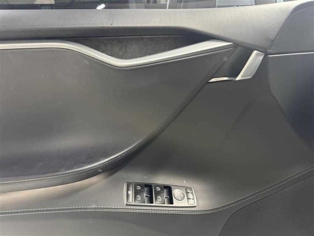 테슬라 모델 S 75D 이미지 16