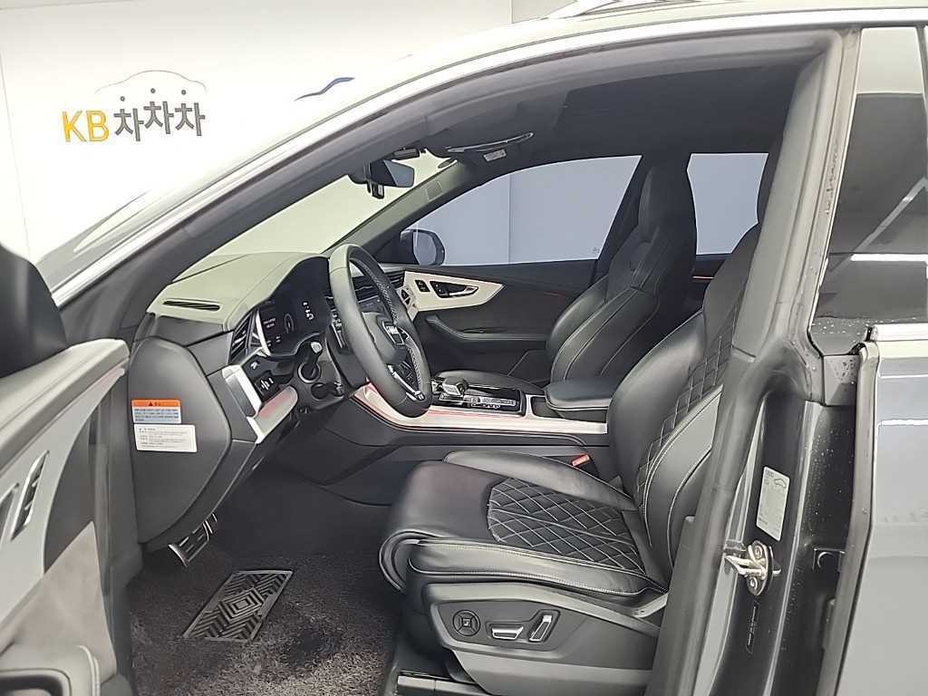 아우디 Q8 50 TDI 콰트로 프리미엄 이미지 11