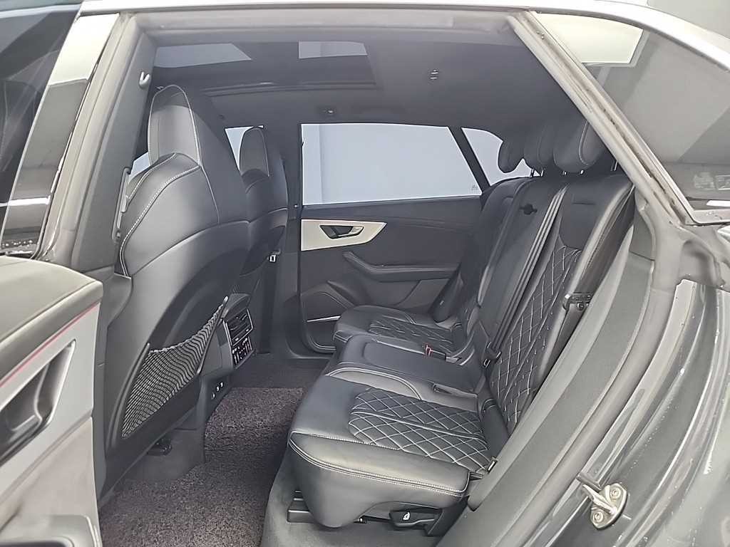 아우디 Q8 50 TDI 콰트로 프리미엄 이미지 12