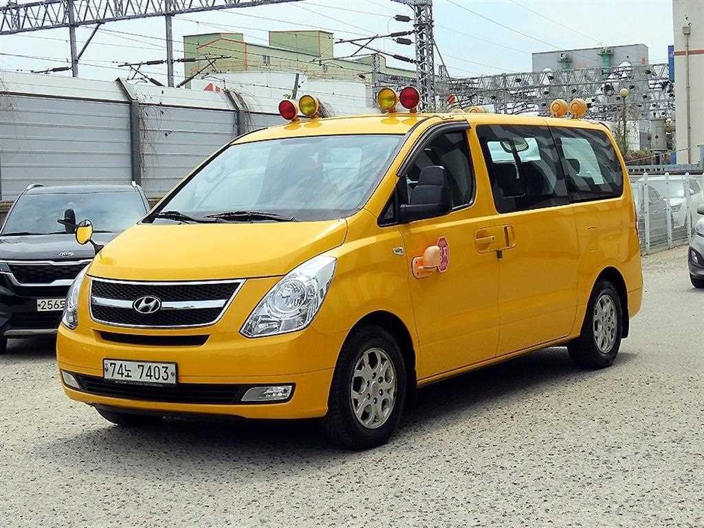 현대 스타렉스 그랜드 스타렉스 12인승 왜건 2WD 어린이보호차 CVX 럭셔리 이미지 2