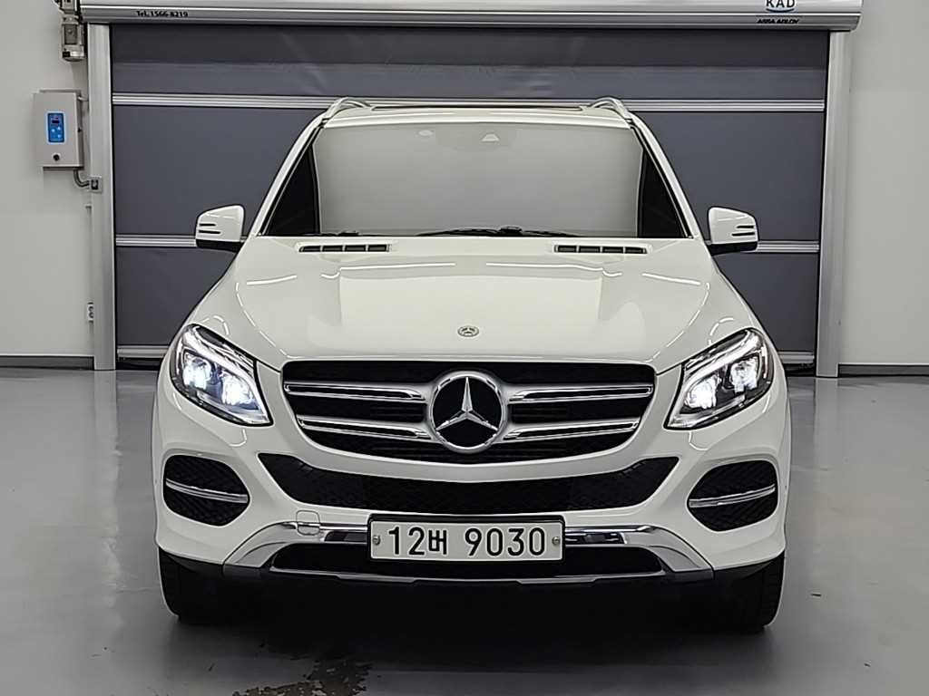 벤츠 GLE 클래스 GLE 클래스 W166 GLE 350 d 4MATIC 이미지 2