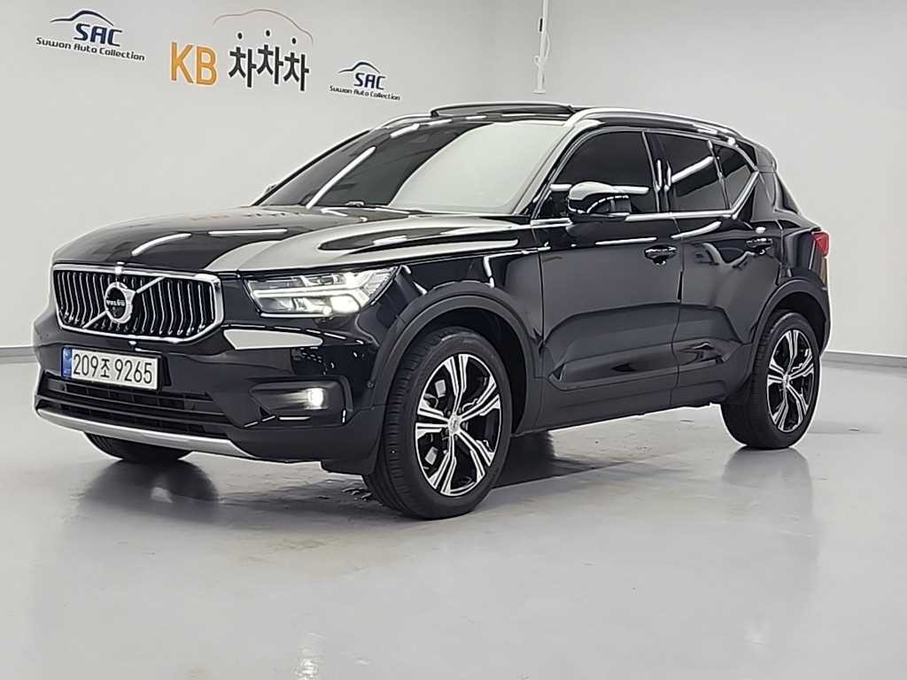 볼보 XC40 B4 AWD 인스크립션 이미지 1