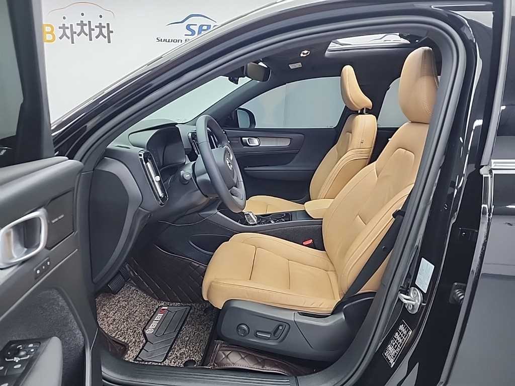 볼보 XC40 B4 AWD 인스크립션 이미지 11