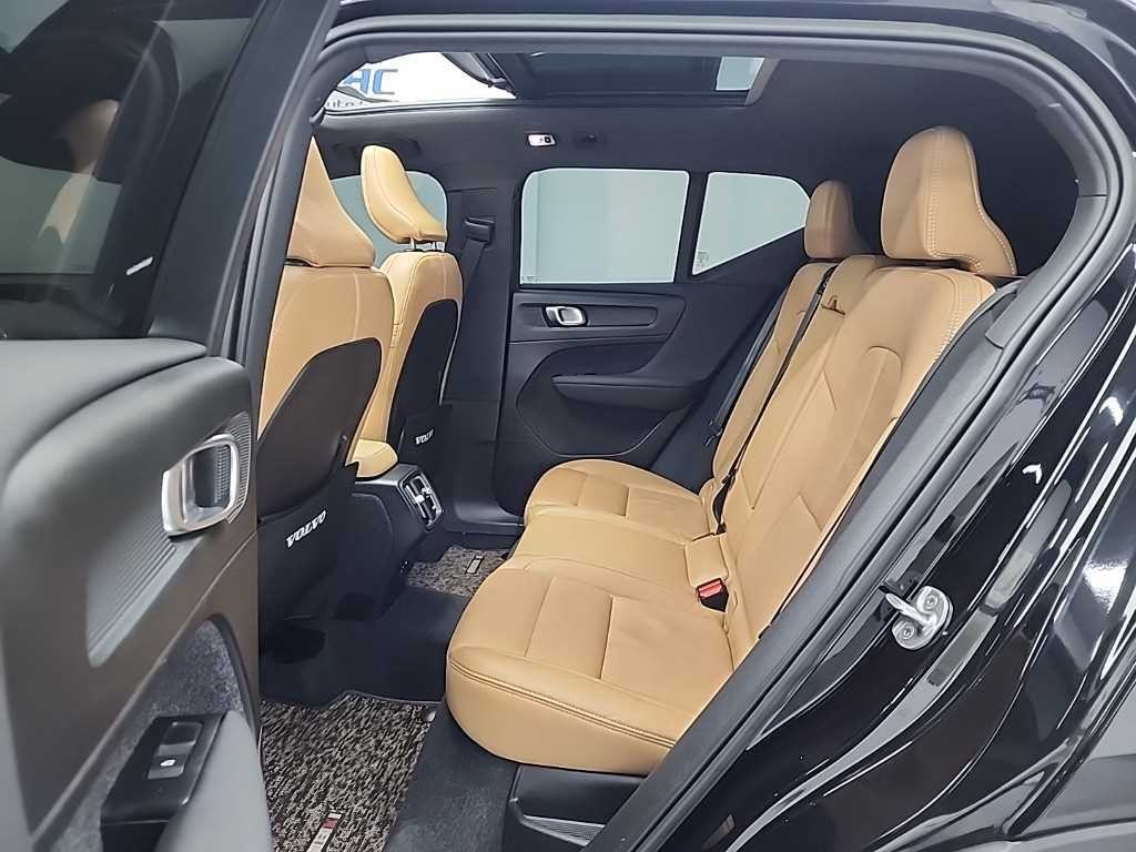 볼보 XC40 B4 AWD 인스크립션 이미지 12