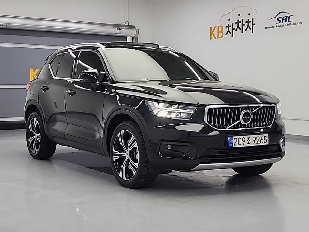 볼보 XC40 B4 AWD 인스크립션 이미지 4