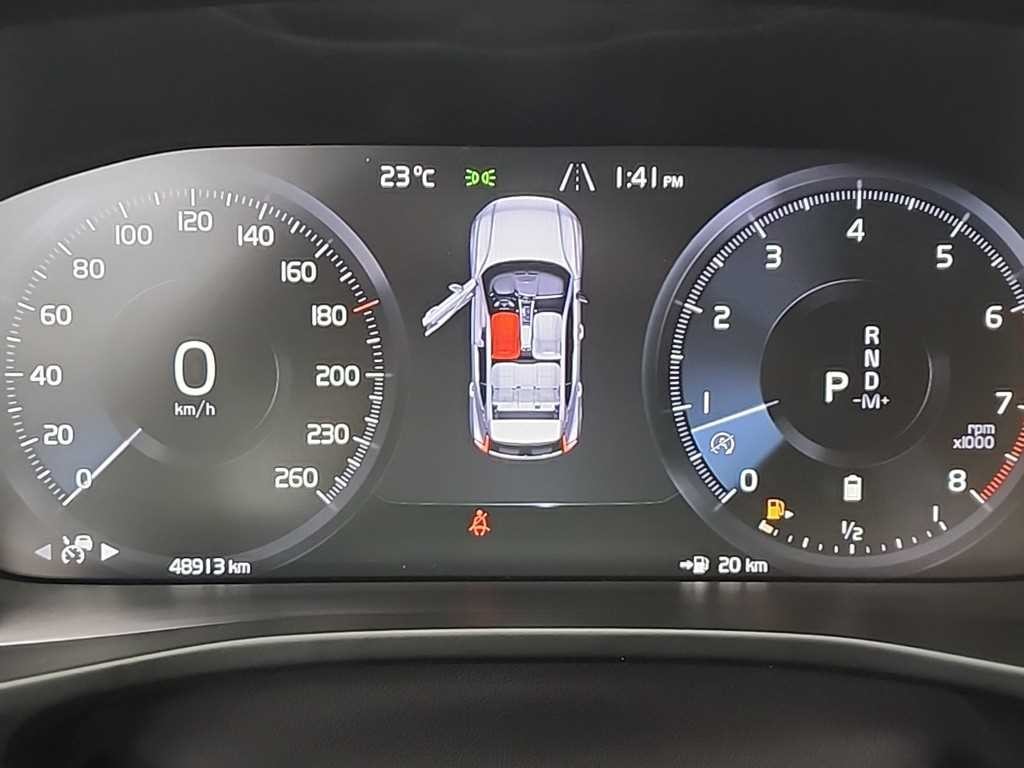 볼보 XC40 B4 AWD 인스크립션 이미지 6