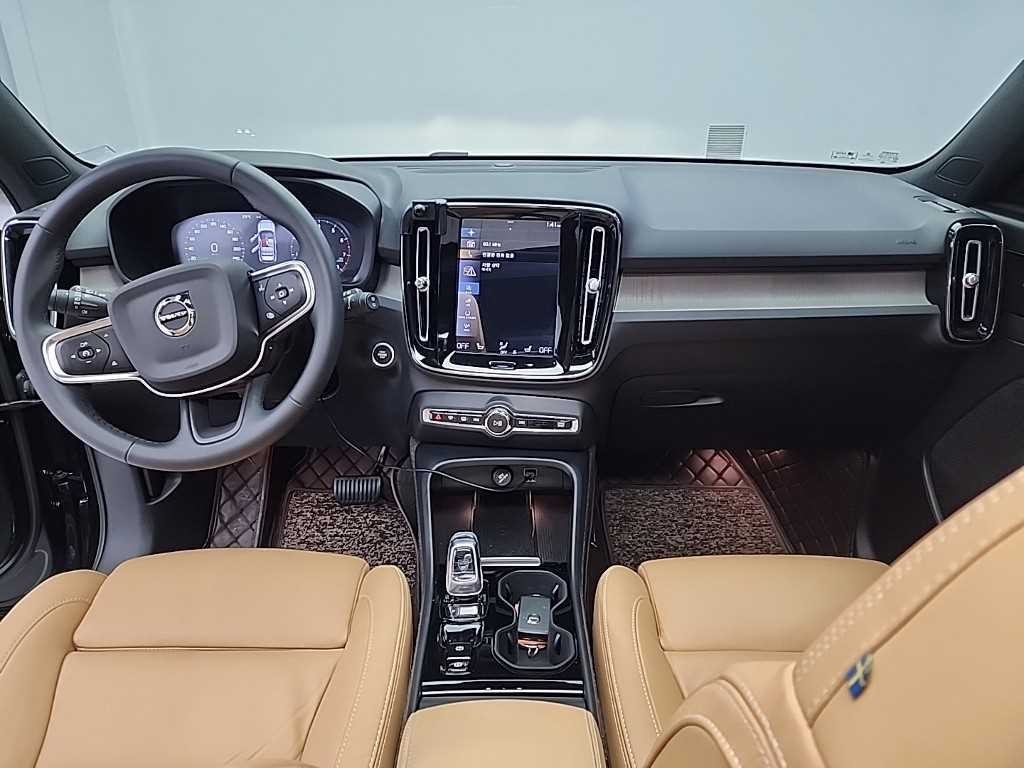 볼보 XC40 B4 AWD 인스크립션 이미지 7