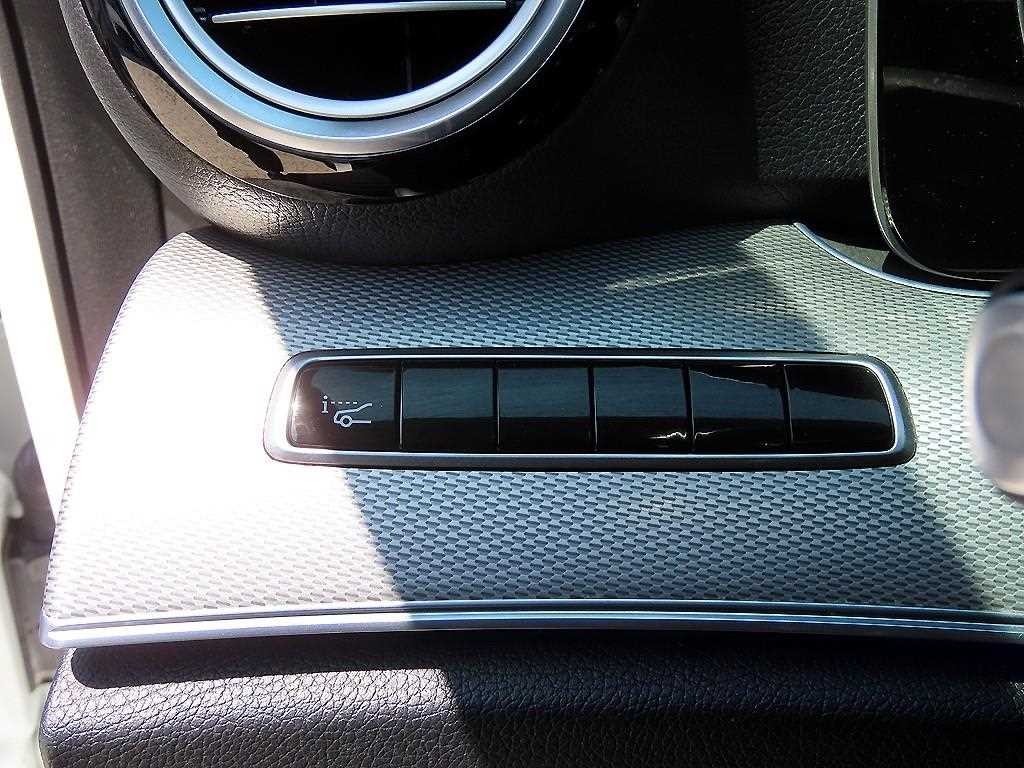 벤츠 E 클래스 E-클래스 W213 E220d 아방가르드 이미지 13