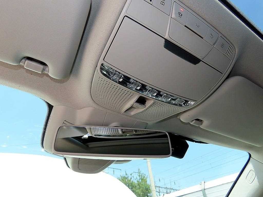벤츠 E 클래스 E-클래스 W213 E220d 아방가르드 이미지 16