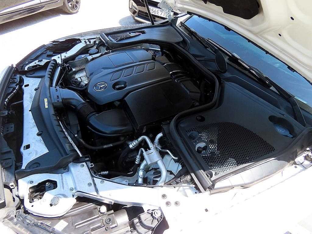 벤츠 E 클래스 E-클래스 W213 E220d 아방가르드 이미지 19