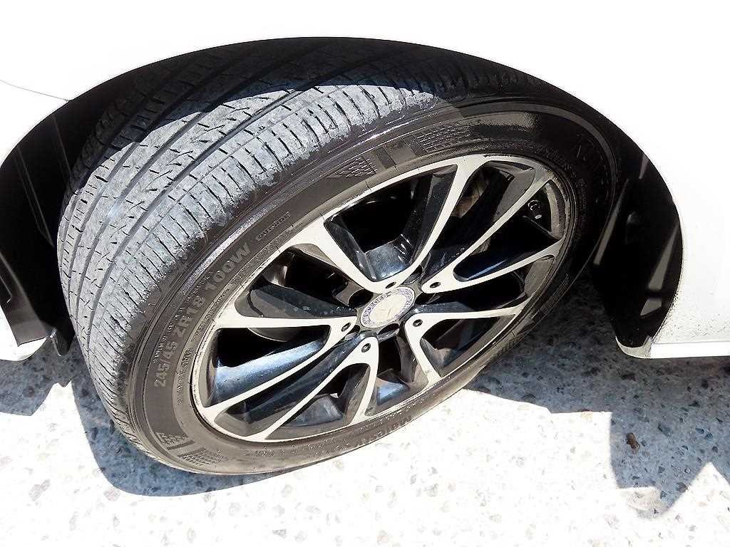 벤츠 E 클래스 E-클래스 W213 E220d 아방가르드 이미지 20