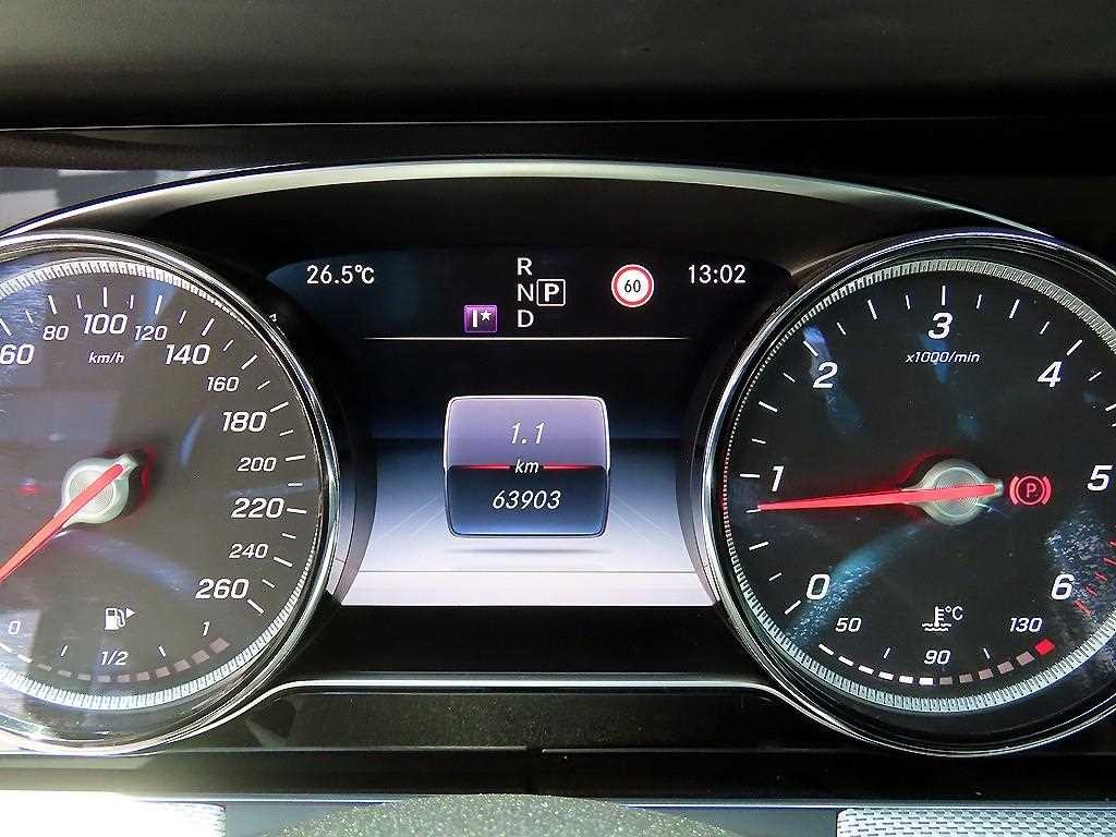 벤츠 E 클래스 E-클래스 W213 E220d 아방가르드 이미지 9