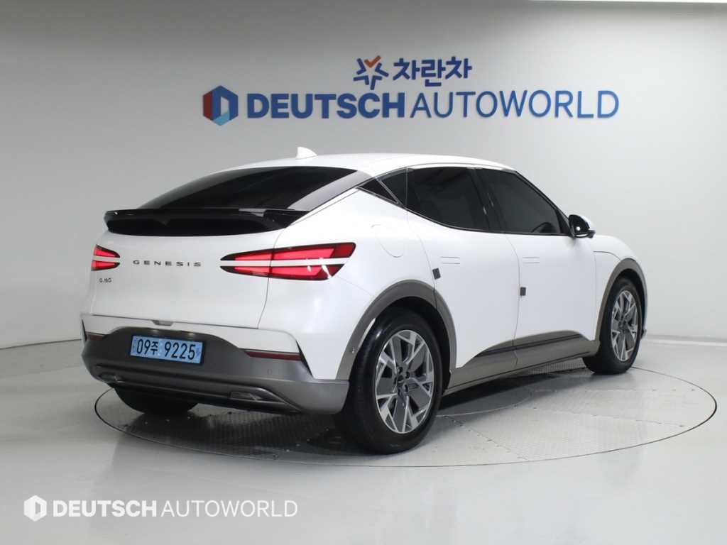 제네시스 GV60 스탠다드 2WD 이미지 2