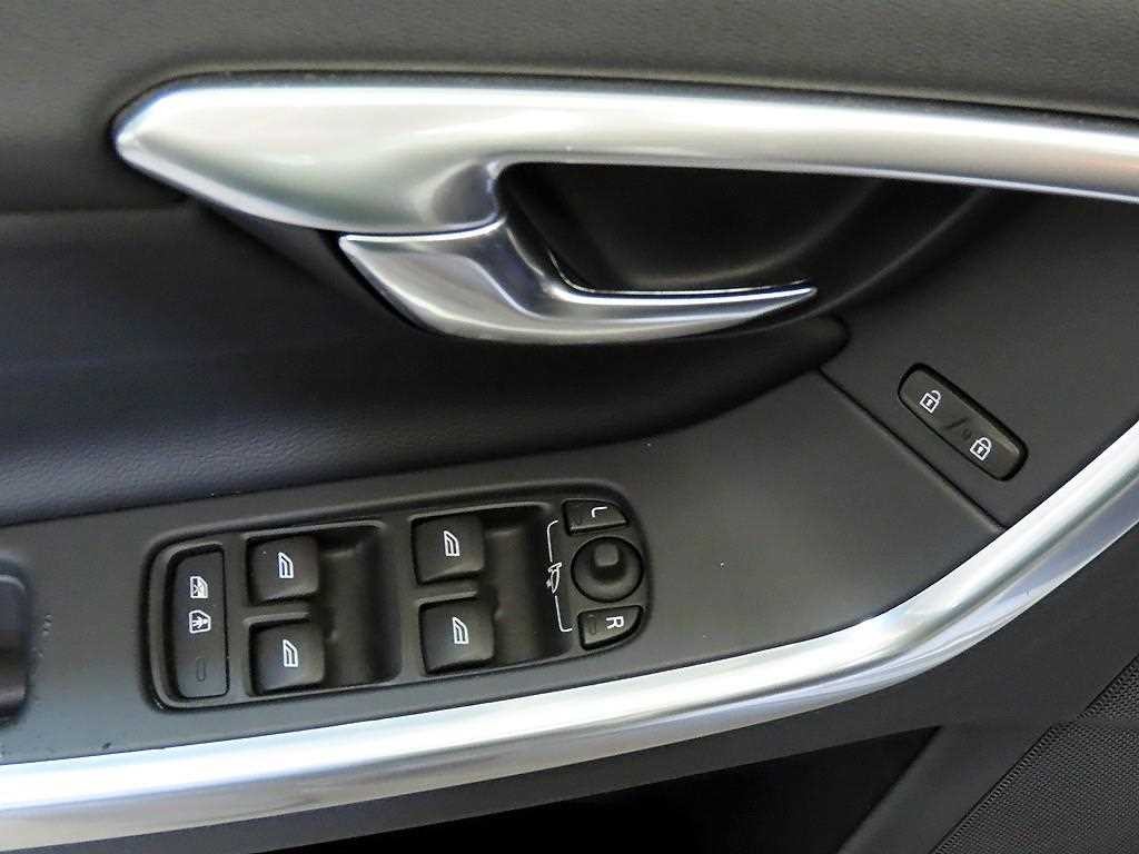 볼보 S60 뉴S60 D2 이미지 13
