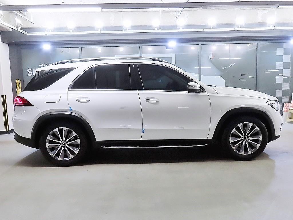 벤츠 GLE 클래스 GLE 클래스 W167 GLE 300d 4MATIC 이미지 3