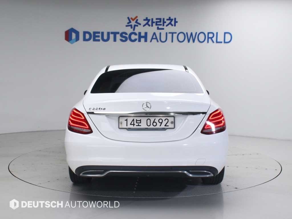 벤츠 C 클래스 C클래스 W205 C220 d 아방가르드 이미지 4