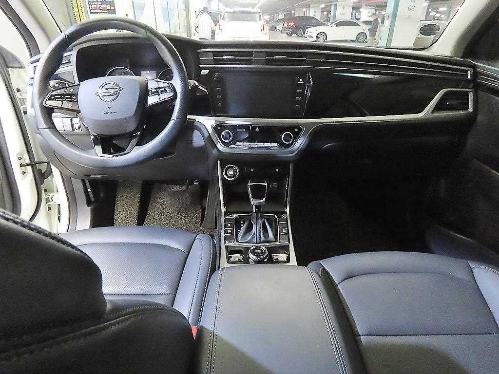 KG모빌리티(쌍용) 코란도 뷰티풀코란도 2WD 가솔린 1.5 C5 플러스 이미지 10