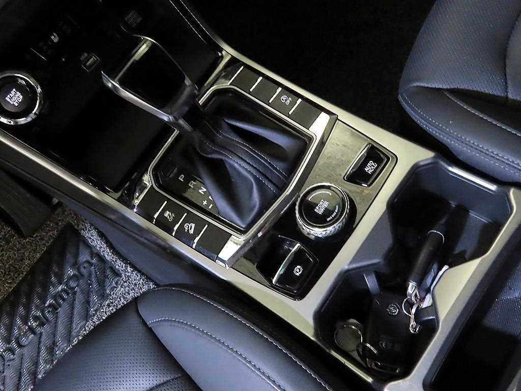 KG모빌리티(쌍용) 코란도 뷰티풀코란도 2WD 가솔린 1.5 C5 플러스 이미지 12