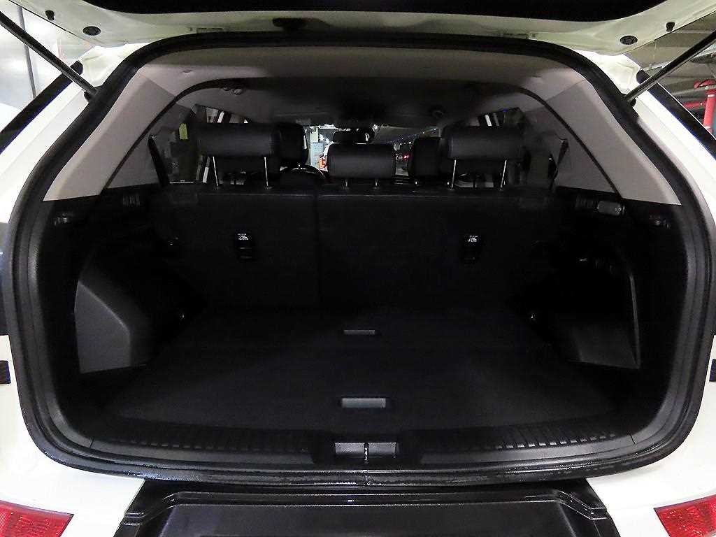 KG모빌리티(쌍용) 코란도 뷰티풀코란도 2WD 가솔린 1.5 C5 플러스 이미지 17