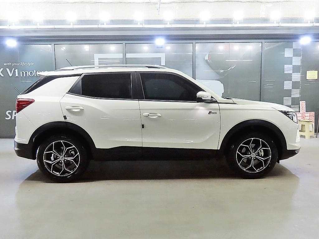 KG모빌리티(쌍용) 코란도 뷰티풀코란도 2WD 가솔린 1.5 C5 플러스 이미지 3
