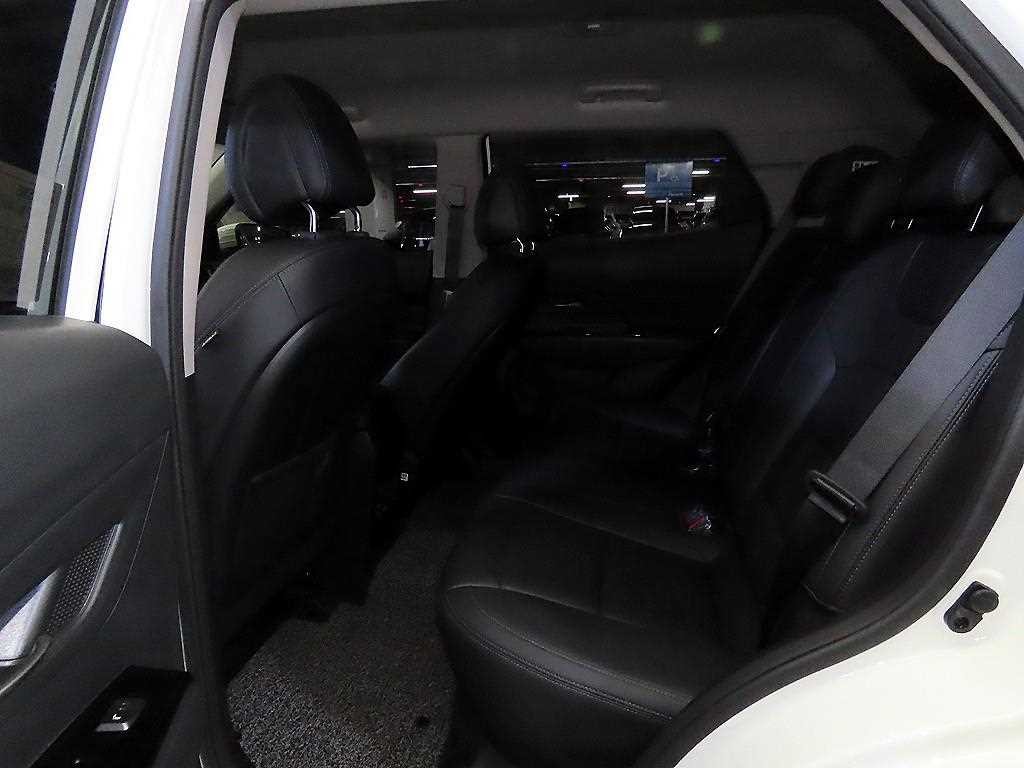 KG모빌리티(쌍용) 코란도 뷰티풀코란도 2WD 가솔린 1.5 C5 플러스 이미지 7