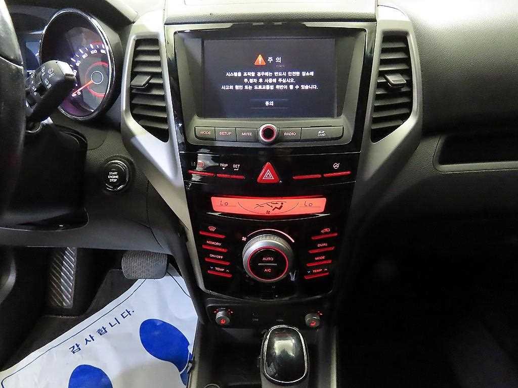 KG모빌리티(쌍용) 티볼리 디젤 2WD 1.6 LX 이미지 11
