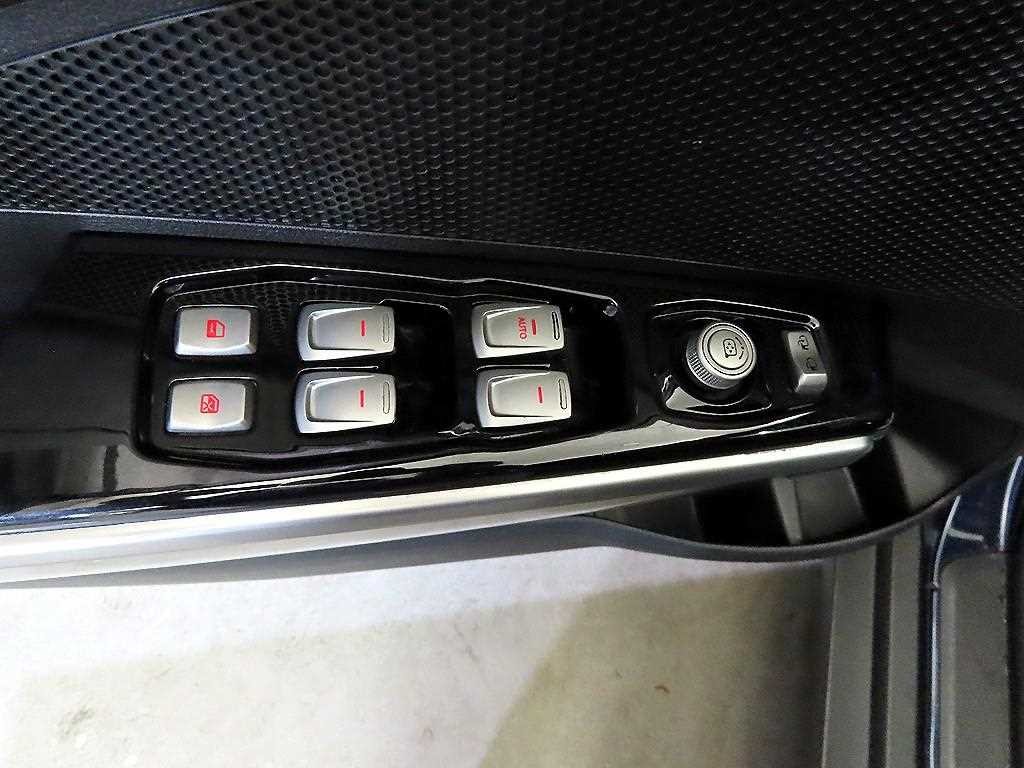 KG모빌리티(쌍용) 티볼리 디젤 2WD 1.6 LX 이미지 13