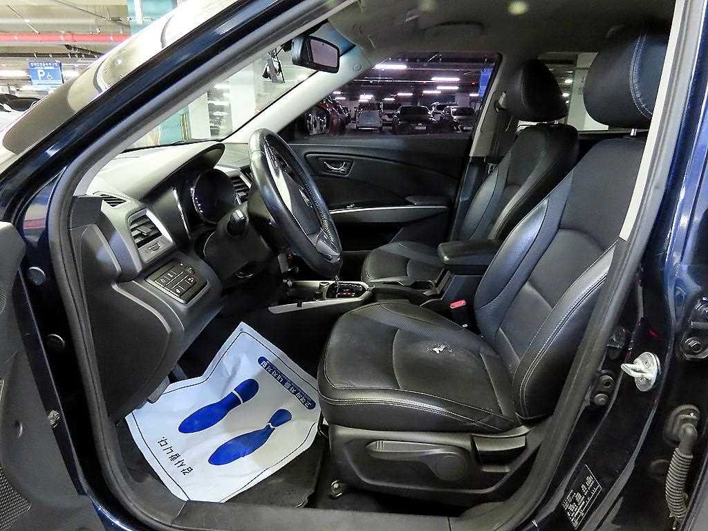 KG모빌리티(쌍용) 티볼리 디젤 2WD 1.6 LX 이미지 6