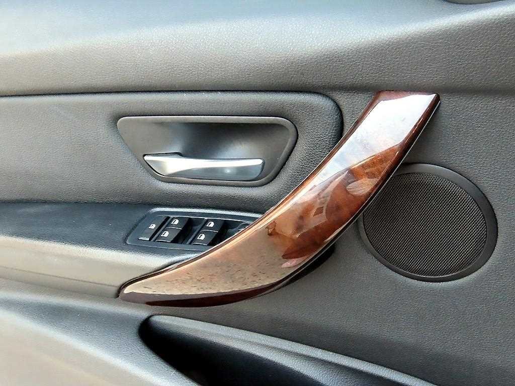 BMW 3시리즈 3시리즈 (F30) 320i 이미지 11