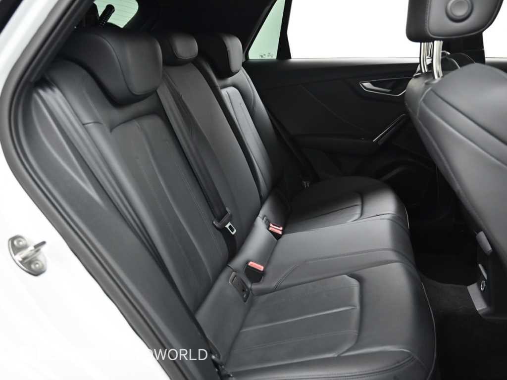 아우디 Q2 35 TDI 프리미엄 이미지 12