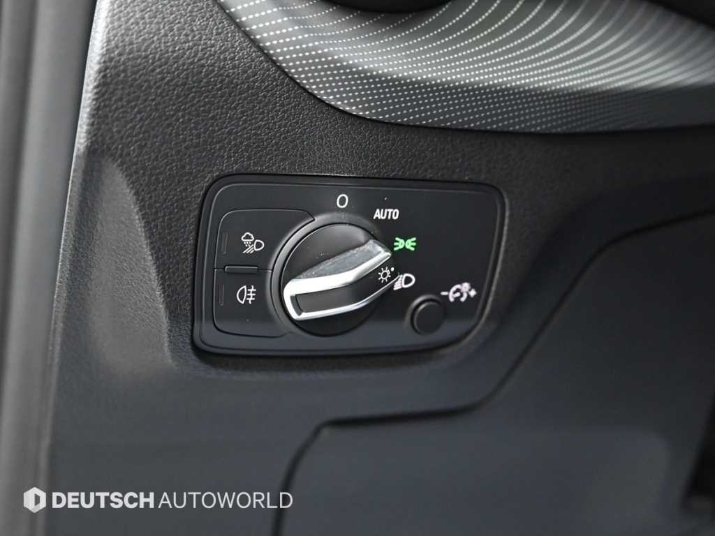 아우디 Q2 35 TDI 프리미엄 이미지 16