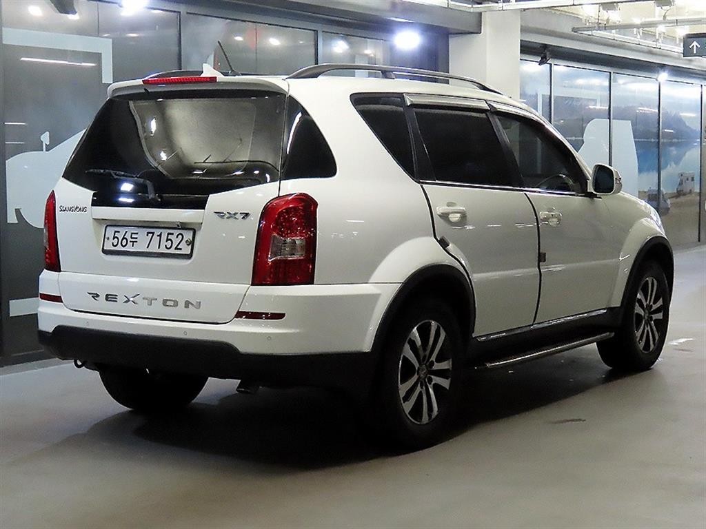 KG모빌리티(쌍용) 렉스턴 렉스턴W 2.0  4WD RX7 럭셔리 이미지 4
