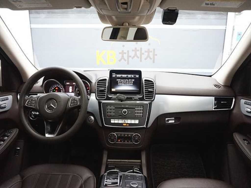 벤츠 GLE 클래스 GLE 클래스 W166 GLE 350 d 4MATIC 이미지 11