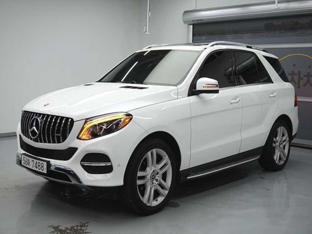 벤츠 GLE 클래스 GLE 클래스 W166 GLE 350 d 4MATIC 이미지 3