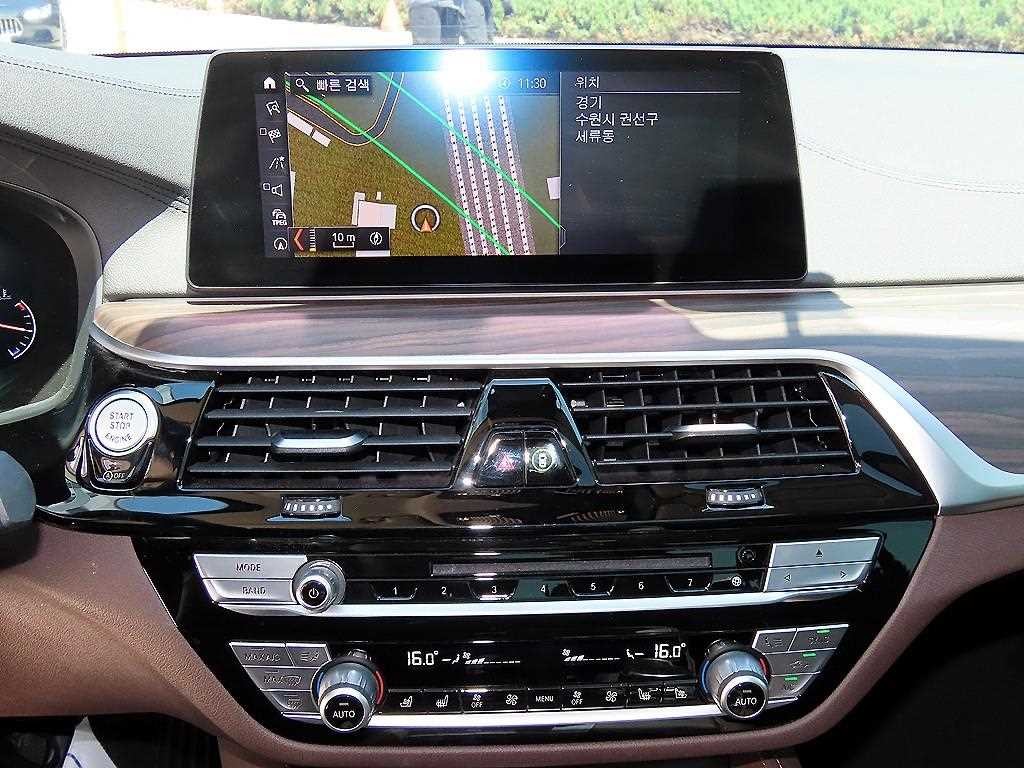 BMW 5시리즈 5시리즈 (G30) 530i 럭셔리 플러스 이미지 13