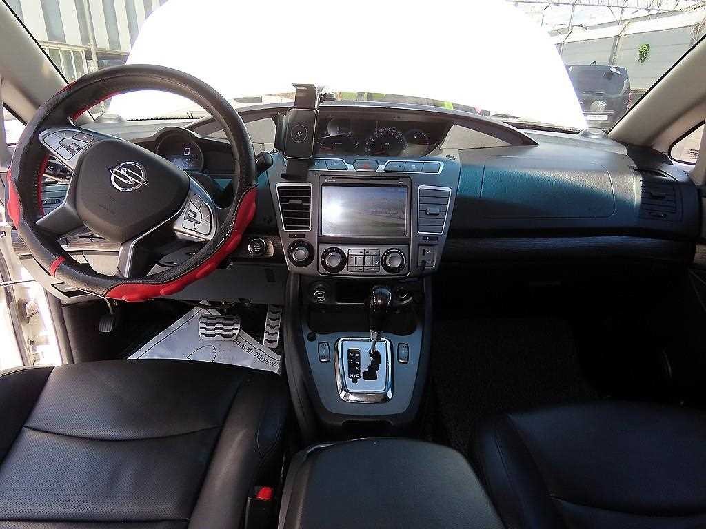 KG모빌리티(쌍용) 코란도 코란도투리스모 4WD TX 11인승 이미지 7