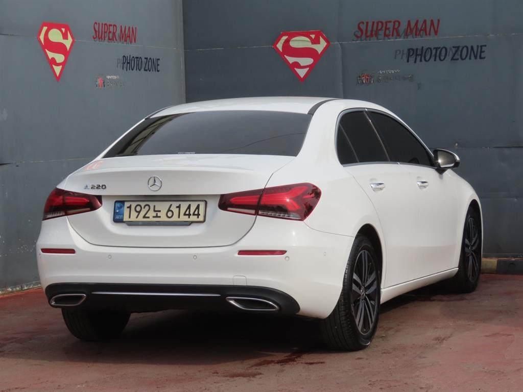 벤츠 A 클래스 A클래스 W177 A220 세단 이미지 3