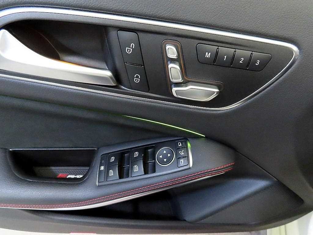 벤츠 A 클래스 A클래스 W176 A45 AMG 4MATIC 이미지 13
