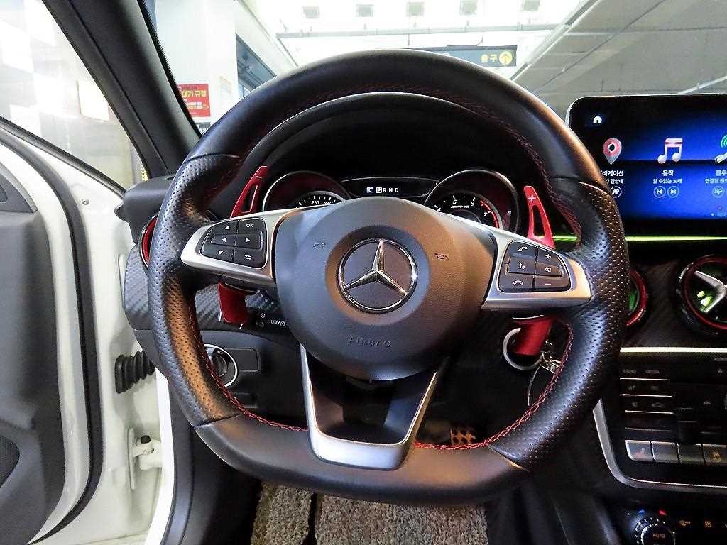 벤츠 A 클래스 A클래스 W176 A45 AMG 4MATIC 이미지 8