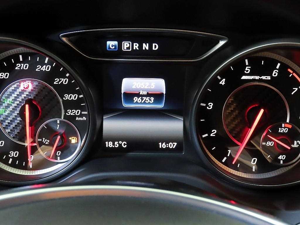 벤츠 A 클래스 A클래스 W176 A45 AMG 4MATIC 이미지 9